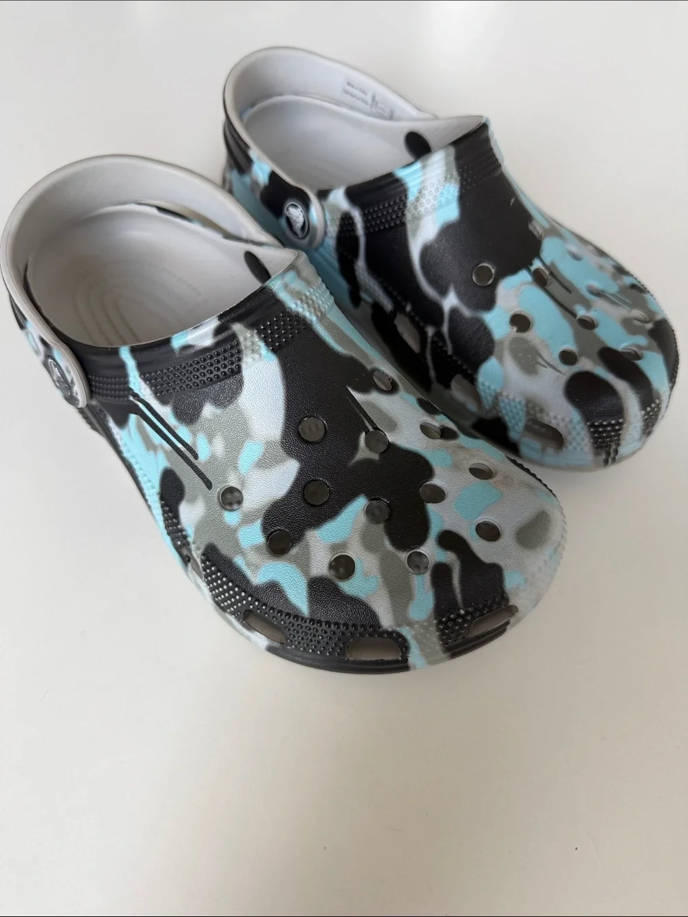 CROCS Kids Clog in Black, Light Blue & Gray Camo